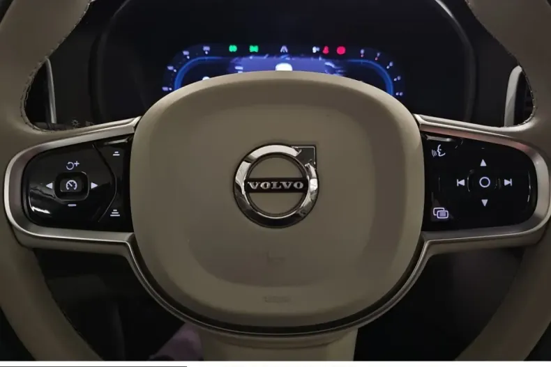 Volvo XC90 din 2023 cu 55.799 km - oferta VOL243328 - foto 12
