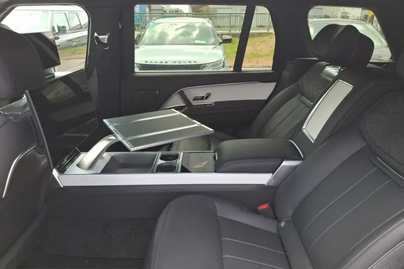 Land Rover Range Rover din 2024 cu 15.200 km - oferta LAN243332 - foto 12
