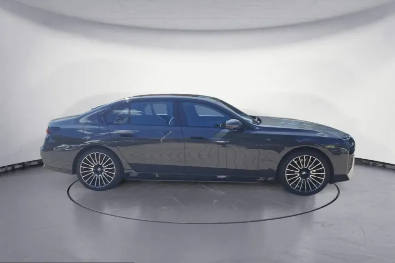 BMW i7 (Seria 7) din 2024 cu 33.872 km - oferta BMW243336 - foto 6