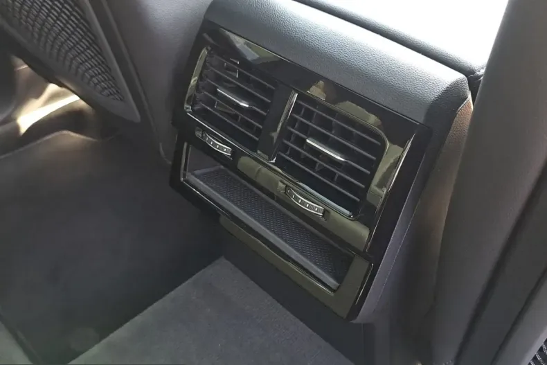 Volkswagen Touareg din 2022 cu 45.293 km - oferta VOL243339 - foto 17
