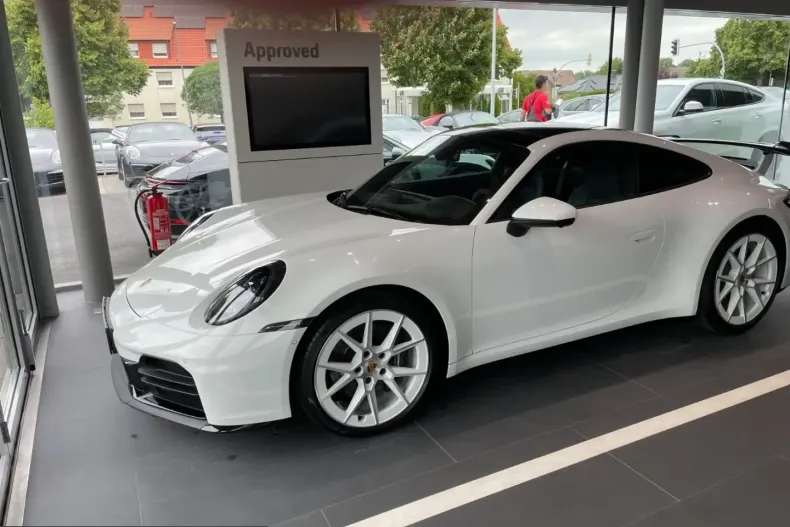Porsche 992 din 2025 cu 23.000 km - oferta POR243377 - foto 1