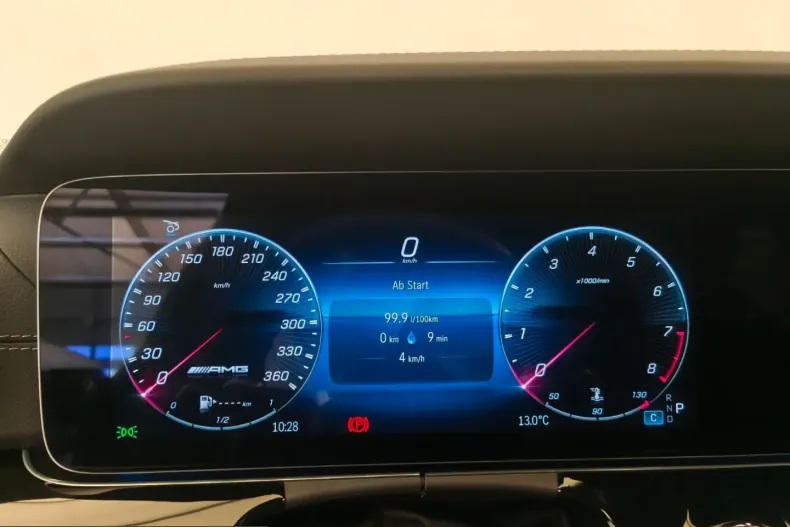 Mercedes-Benz AMG GT (Clasa GT) din 2024 cu 15.101 km - oferta MER243404 - foto 14