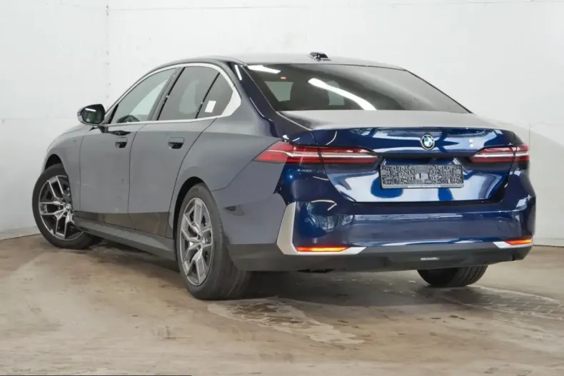 BMW 540 (Seria 5) din 2025 cu 49.995 km - oferta BMW243417 - foto 2
