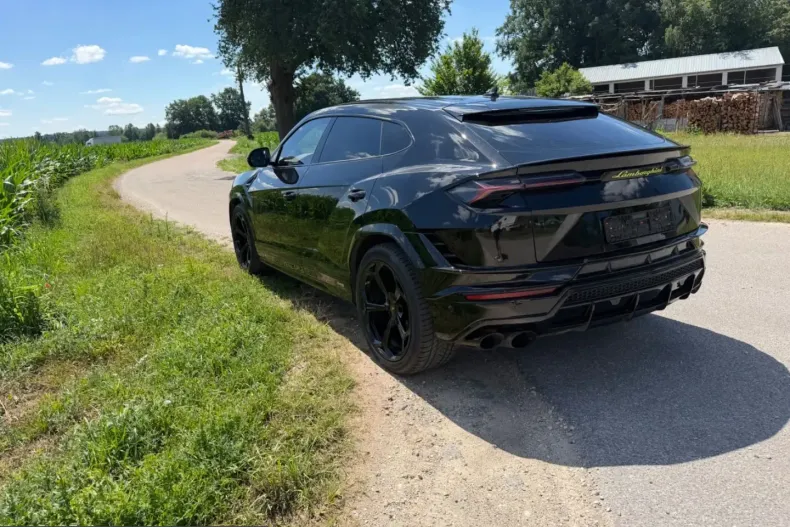 Lamborghini Urus din 2023 cu 110.000 km - oferta LAM243420 - foto 4