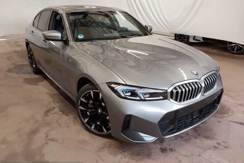 BMW 330 (Seria 3) din 2025 cu 22.366 km - oferta BMW243424 - foto 1
