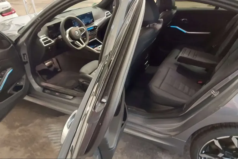 BMW 330 (Seria 3) din 2025 cu 22.366 km - oferta BMW243424 - foto 7