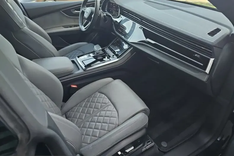 Audi Q8 din 2025 cu 25.900 km - oferta AUD243435 - foto 10