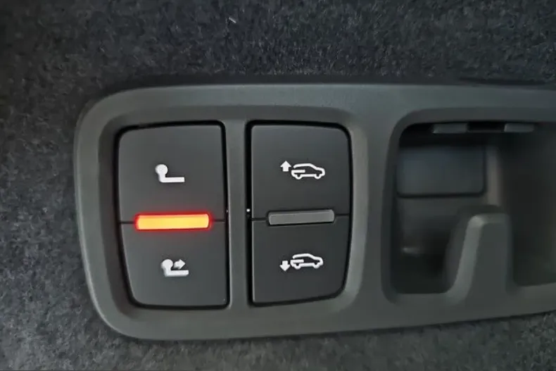 Audi Q8 din 2025 cu 25.900 km - oferta AUD243435 - foto 23