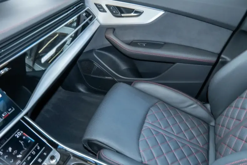 Audi Q8 din 2025 cu 24.610 km - oferta AUD243436 - foto 12