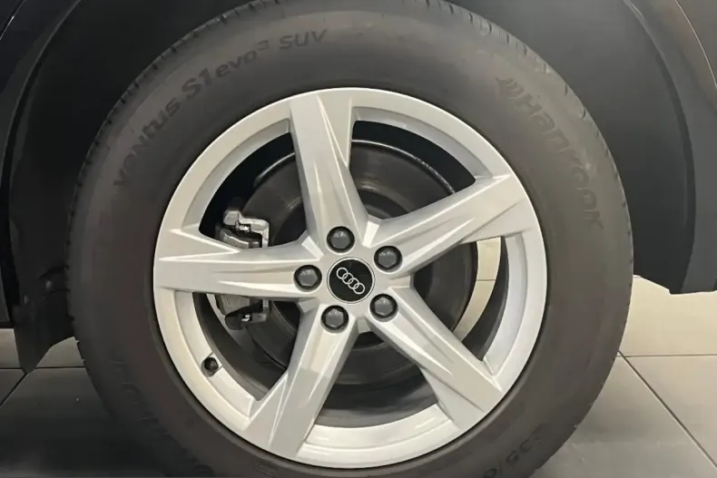 Audi Q5 din 2024 cu 11.900 km - oferta AUD243444 - foto 4