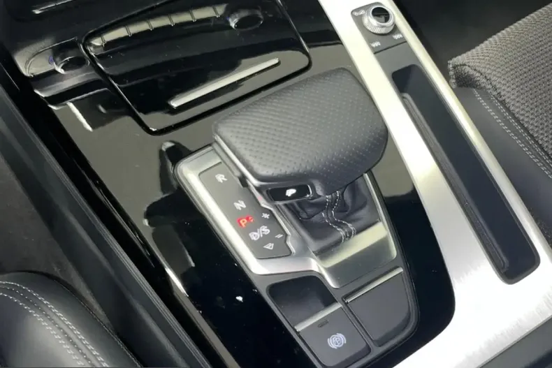 Audi Q5 din 2024 cu 11.900 km - oferta AUD243444 - foto 12