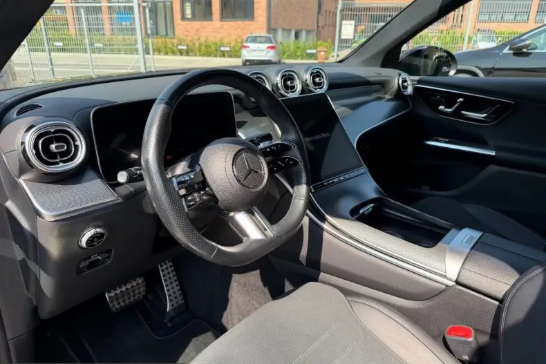 Mercedes-Benz GLC 300 (Clasa GLC) din 2023 cu 85.000 km - oferta MER243447 - foto 11