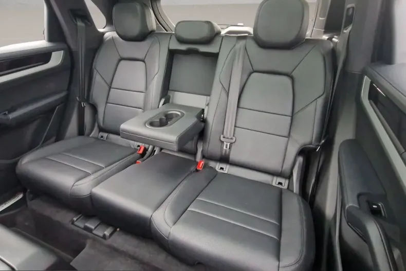 Porsche Cayenne din 2025 cu 15.049 km - oferta POR243452 - foto 16