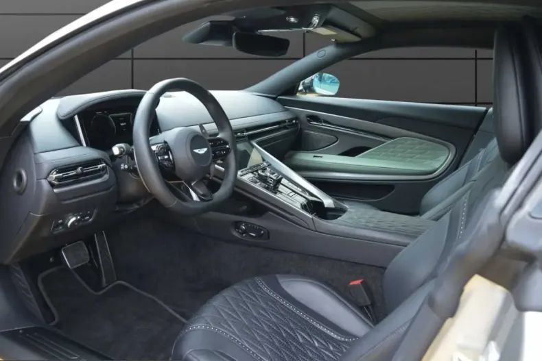 Aston Martin DB12 din 2023 cu 22.499 km - oferta AST243454 - foto 9