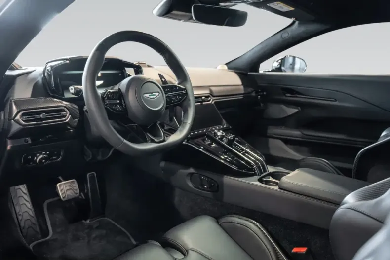 Aston Martin V8 Vantage din 2025 cu 10.990 km - oferta AST243455 - foto 6