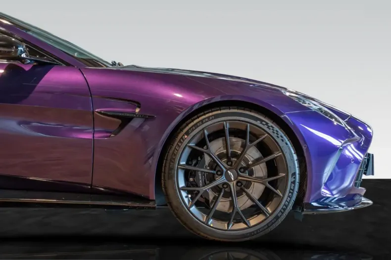 Aston Martin V8 Vantage din 2025 cu 10.990 km - oferta AST243455 - foto 9