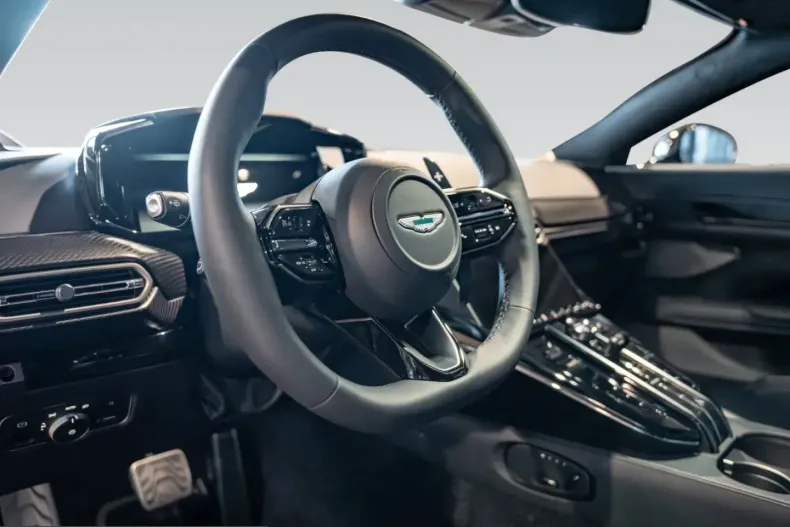 Aston Martin V8 Vantage din 2025 cu 10.990 km - oferta AST243455 - foto 27