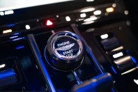 Aston Martin V8 Vantage din 2025 cu 10.990 km - oferta AST243455 - foto 32