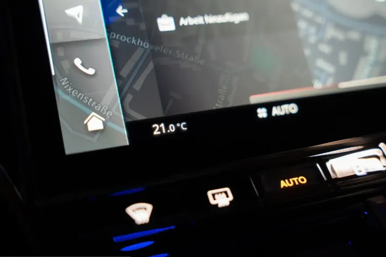Aston Martin V8 Vantage din 2025 cu 10.990 km - oferta AST243455 - foto 35