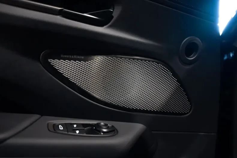 Aston Martin V8 Vantage din 2025 cu 10.990 km - oferta AST243455 - foto 36