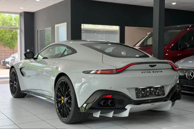 Aston Martin V8 Vantage din 2023 cu 13.500 km - oferta AST243456 - foto 3