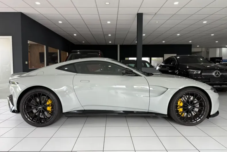 Aston Martin V8 Vantage din 2023 cu 13.500 km - oferta AST243456 - foto 23