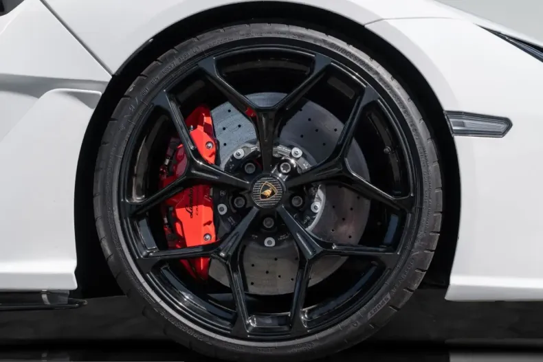 Lamborghini Revuelto din 2024 cu 7.499 km - oferta LAM243464 - foto 9