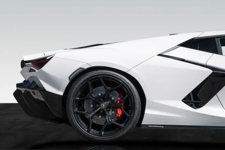 Lamborghini Revuelto din 2024 cu 7.499 km - oferta LAM243464 - foto 17