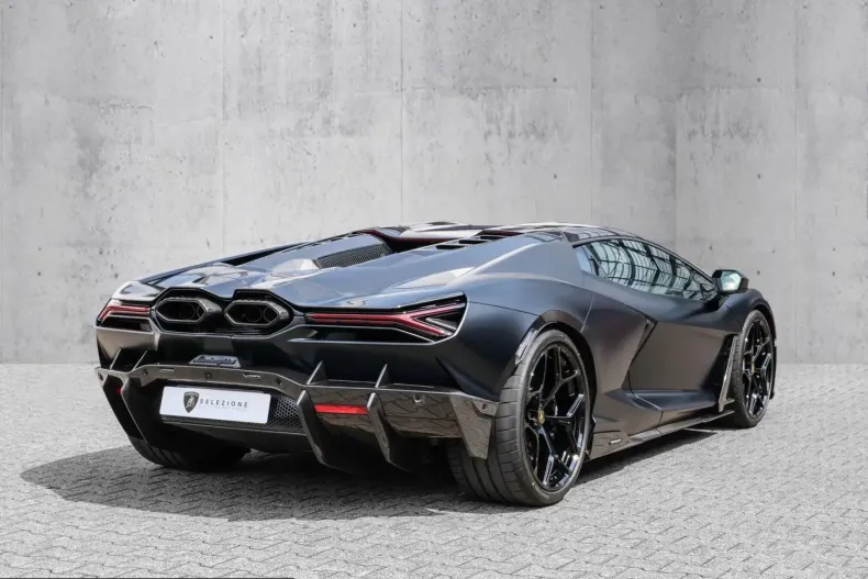 Lamborghini Revuelto din 2025 cu 4.790 km - oferta LAM243466 - foto 3