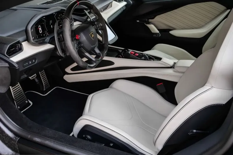 Lamborghini Revuelto din 2025 cu 4.790 km - oferta LAM243466 - foto 18