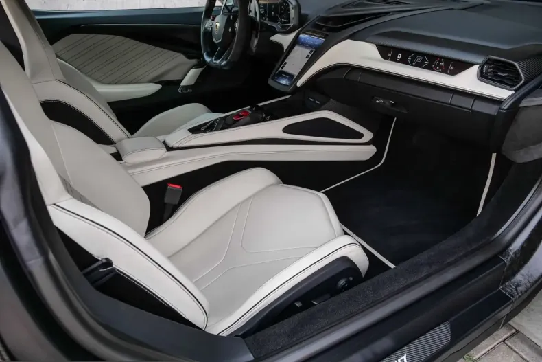 Lamborghini Revuelto din 2025 cu 4.790 km - oferta LAM243466 - foto 20
