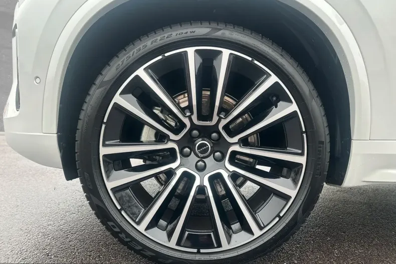 Volvo XC90 din 2024 cu 18.000 km - oferta VOL243469 - foto 2