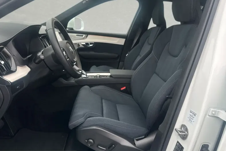 Volvo XC90 din 2024 cu 18.000 km - oferta VOL243469 - foto 3