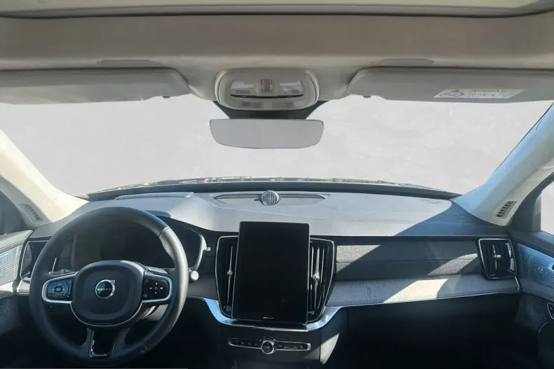 Volvo XC90 din 2025 cu 15.000 km - oferta VOL243471 - foto 6