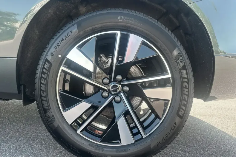 Volvo XC60 din 2025 cu 25.000 km - oferta VOL243472 - foto 2