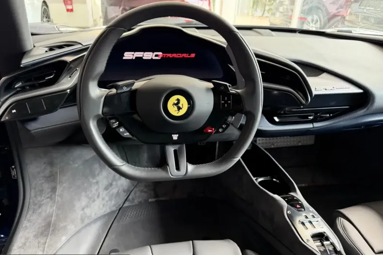 Ferrari SF90 din 2022 cu 18.900 km - oferta FER243477 - foto 11