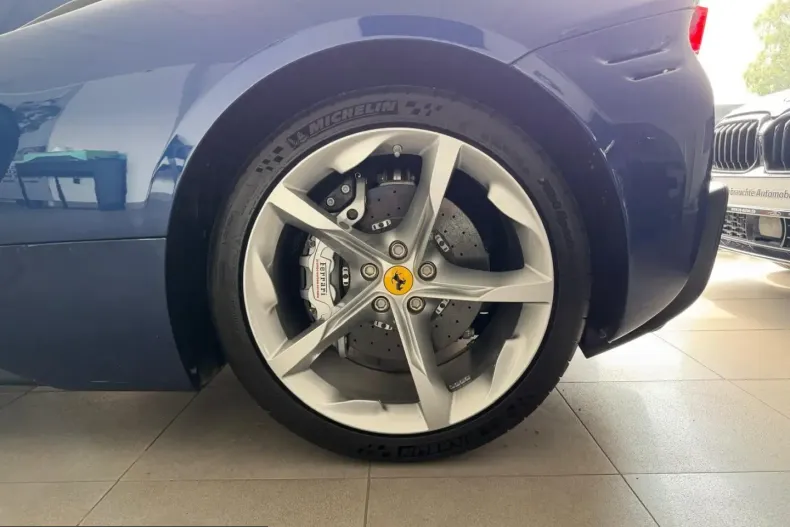 Ferrari SF90 din 2022 cu 18.900 km - oferta FER243477 - foto 17