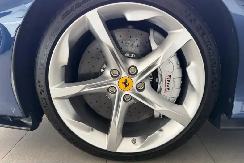 Ferrari SF90 din 2022 cu 18.900 km - oferta FER243477 - foto 18
