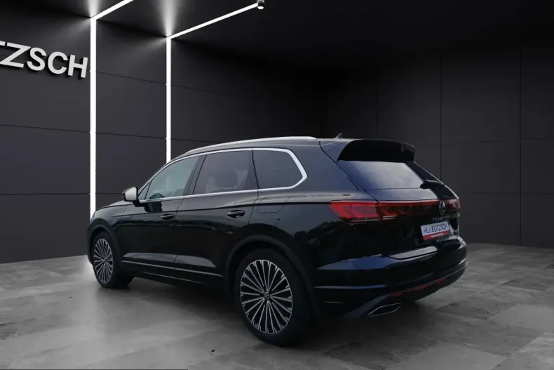 Volkswagen Touareg din 2023 cu 39.990 km - oferta VOL243479 - foto 3