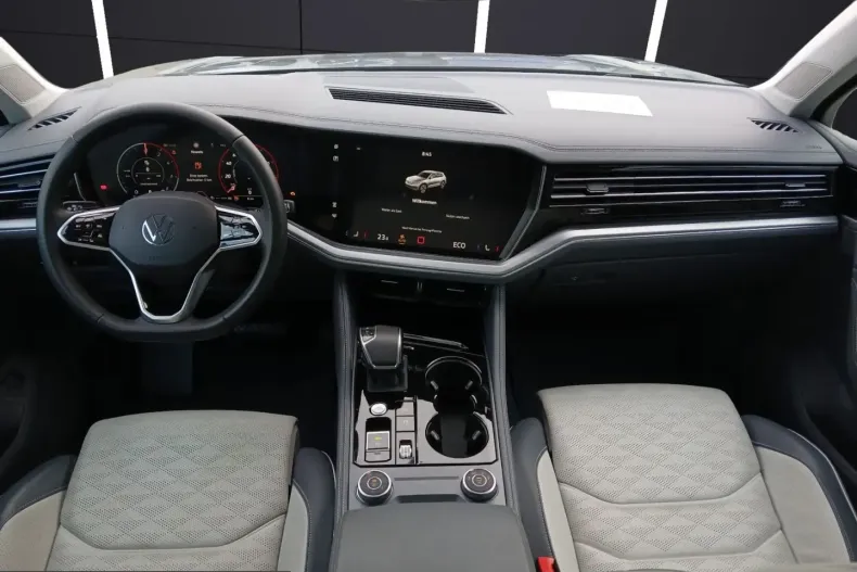 Volkswagen Touareg din 2023 cu 39.990 km - oferta VOL243479 - foto 9