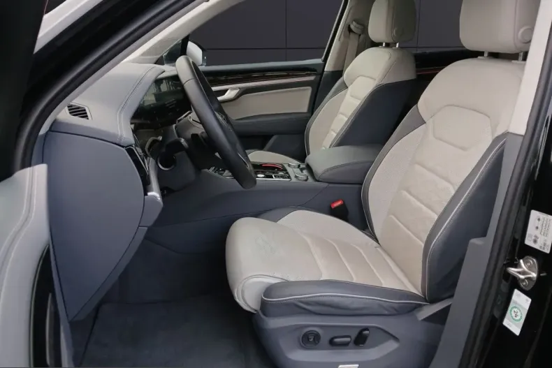 Volkswagen Touareg din 2023 cu 39.990 km - oferta VOL243479 - foto 10