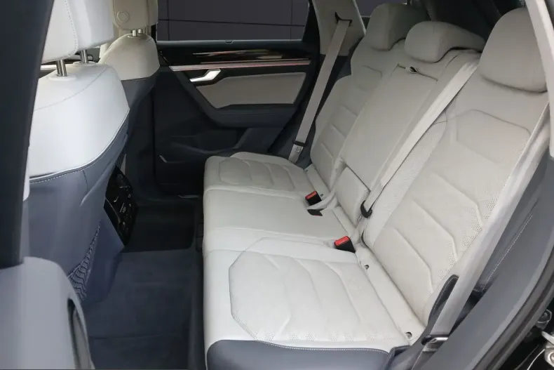 Volkswagen Touareg din 2023 cu 39.990 km - oferta VOL243479 - foto 12