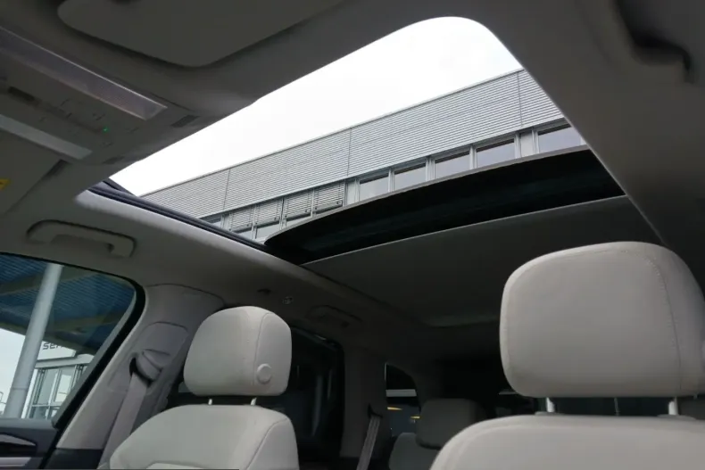 Volkswagen Touareg din 2023 cu 39.990 km - oferta VOL243479 - foto 13