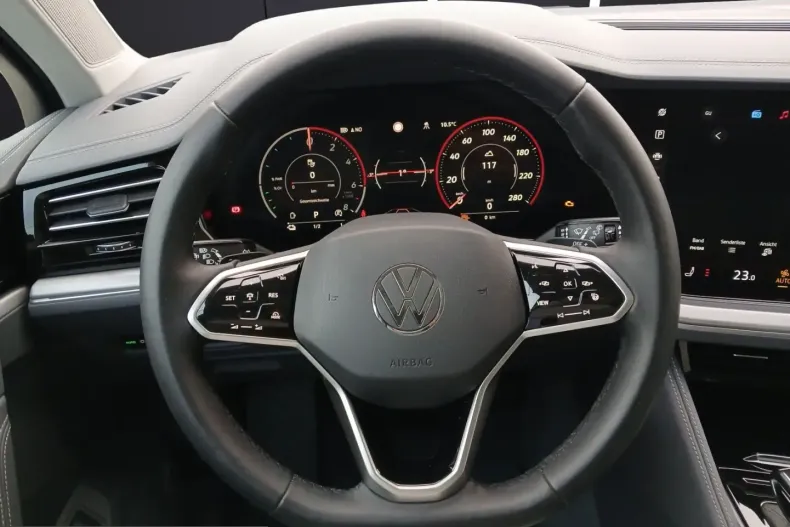 Volkswagen Touareg din 2023 cu 39.990 km - oferta VOL243479 - foto 14
