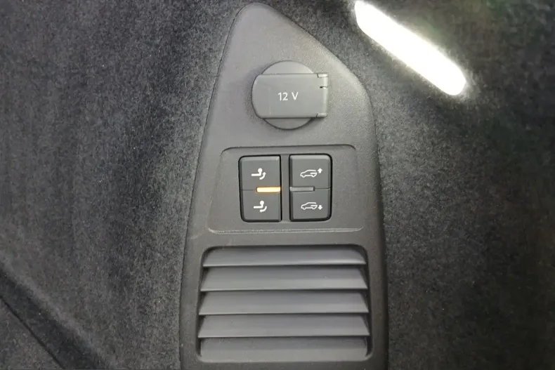 Volkswagen Touareg din 2023 cu 39.990 km - oferta VOL243479 - foto 21