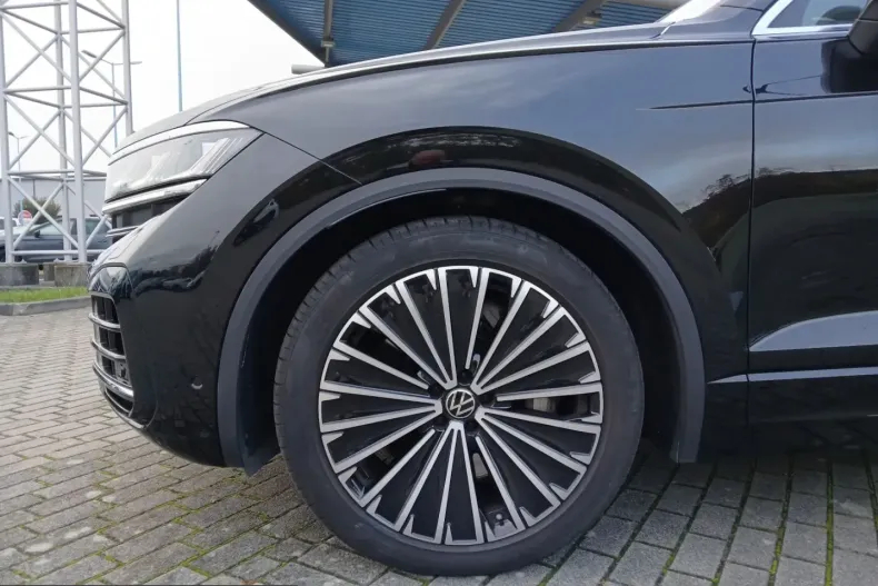 Volkswagen Touareg din 2023 cu 39.990 km - oferta VOL243479 - foto 23