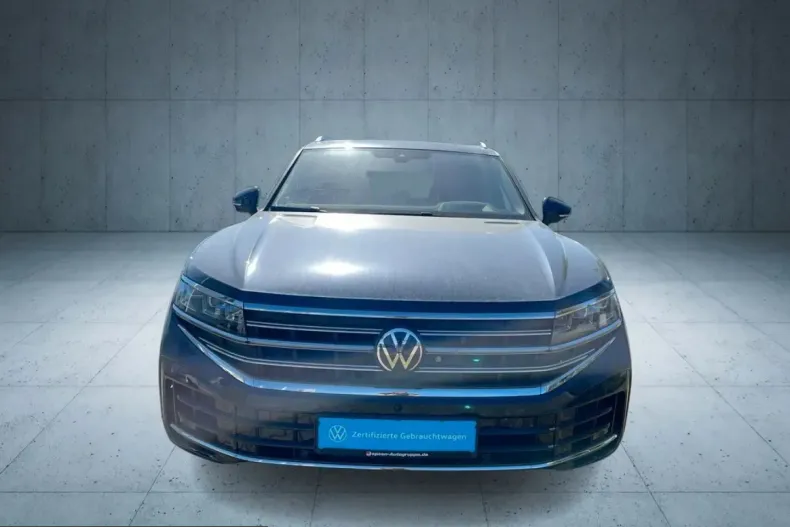 Volkswagen Touareg din 2023 cu 1.616 km - oferta VOL243480 - foto 2