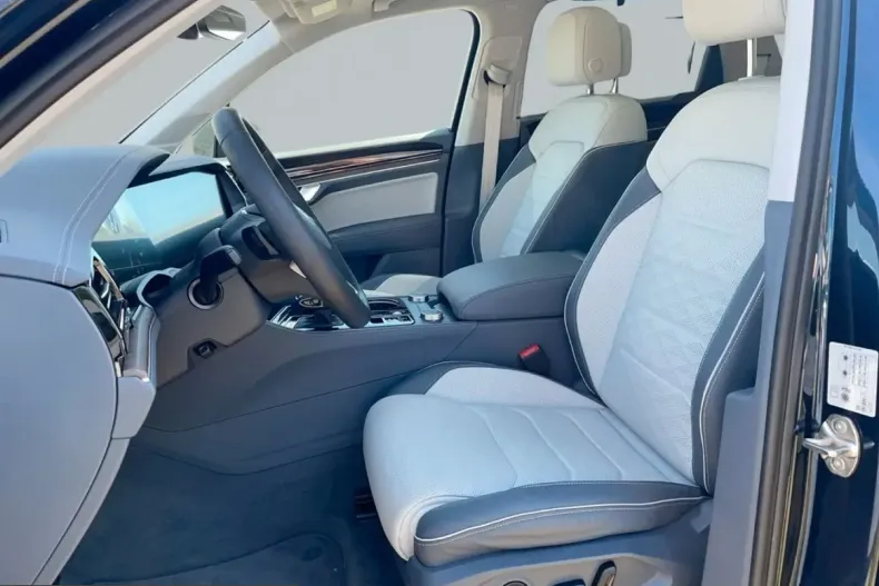 Volkswagen Touareg din 2023 cu 1.616 km - oferta VOL243480 - foto 10