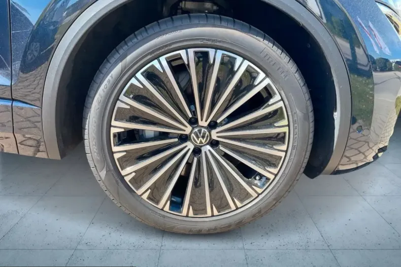 Volkswagen Touareg din 2023 cu 1.616 km - oferta VOL243480 - foto 17