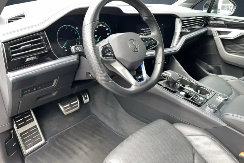 Volkswagen Touareg din 2023 cu 23.154 km - oferta VOL243483 - foto 8